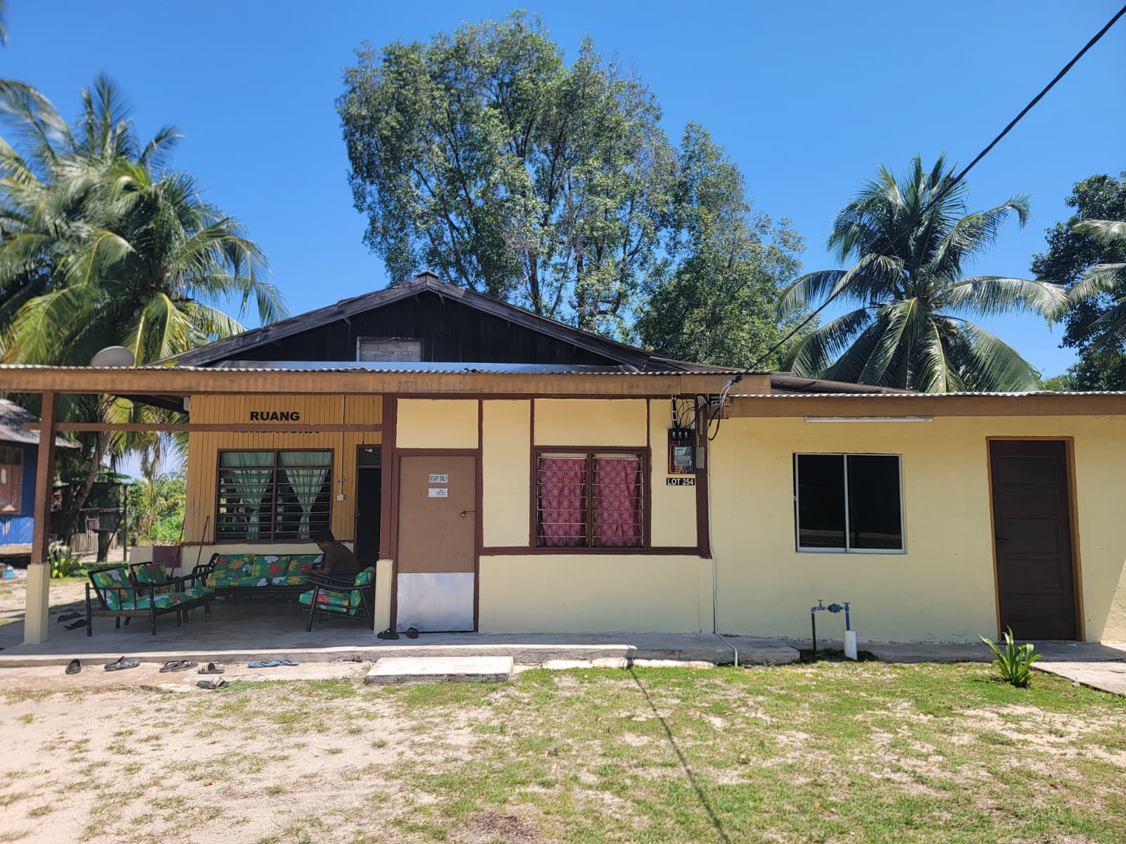SAT-35 -Renovation centre	- Malaisie, Kuala Terrenganu