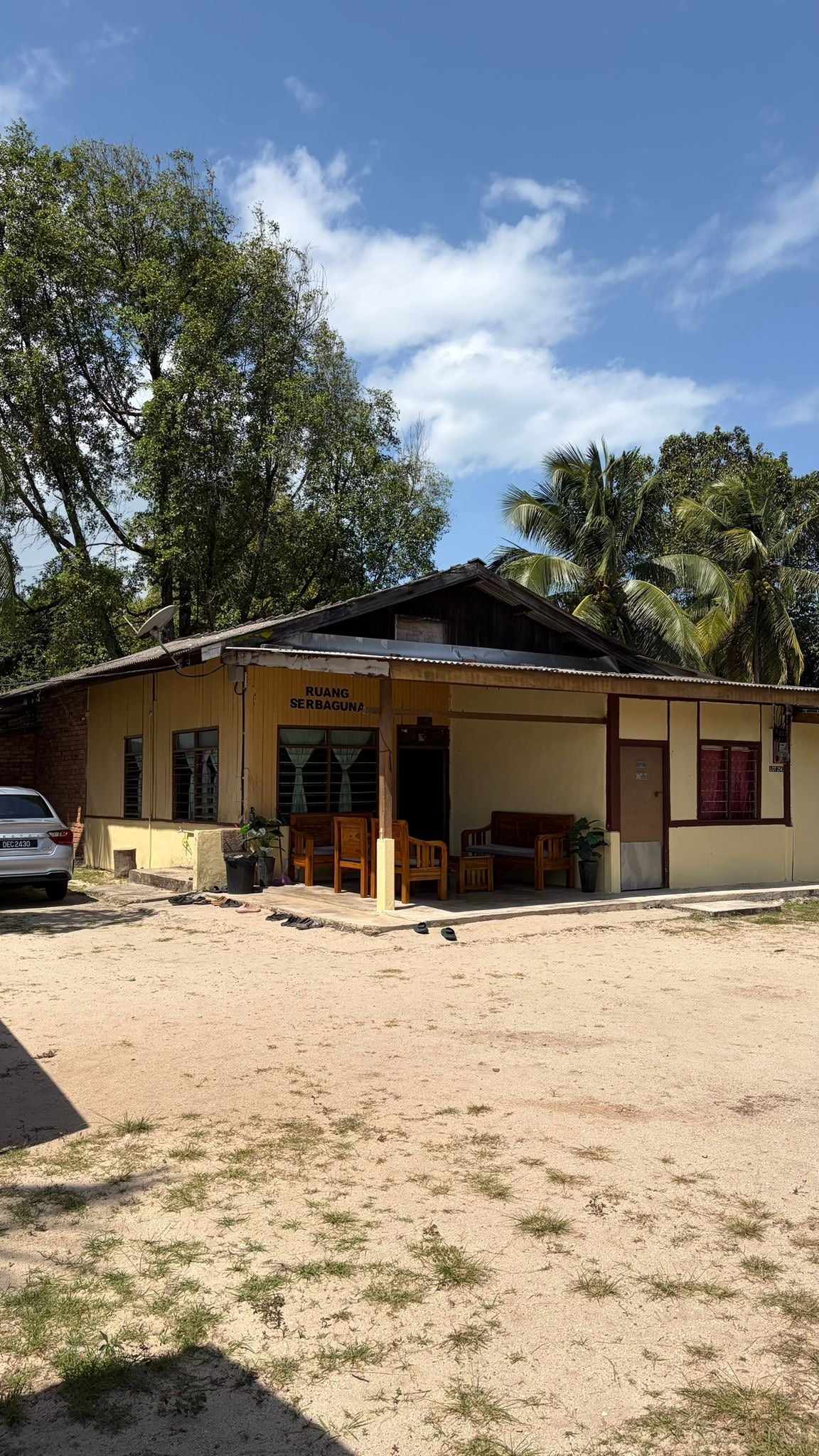 SAT-252: Rénovation d'un toit; Malaisie; Kuala Terengganu.
