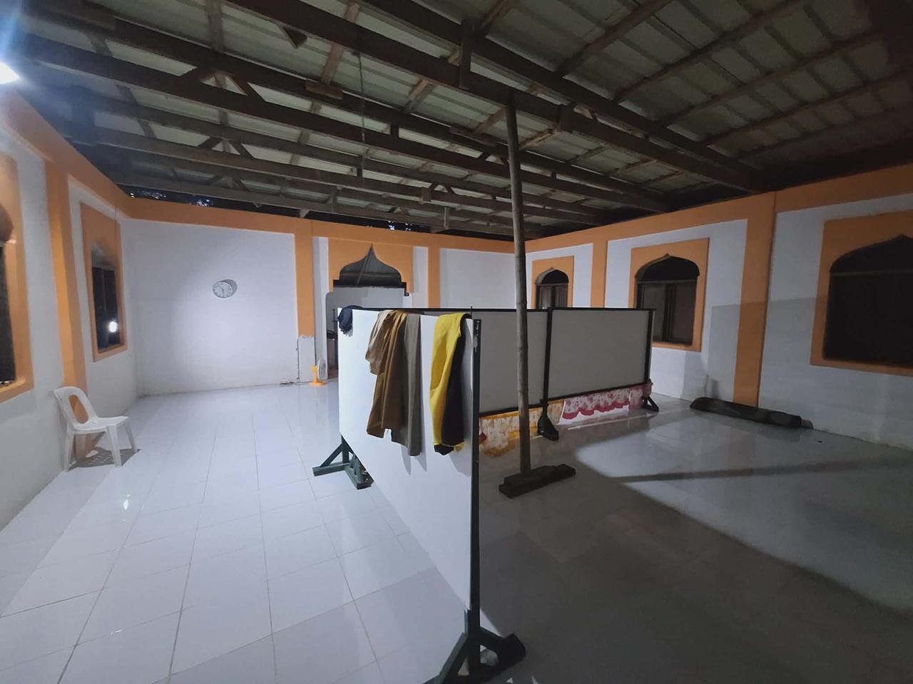 SAT-237	- Renovation d'un centre communautaire (toit) - Philipines, Linapacan