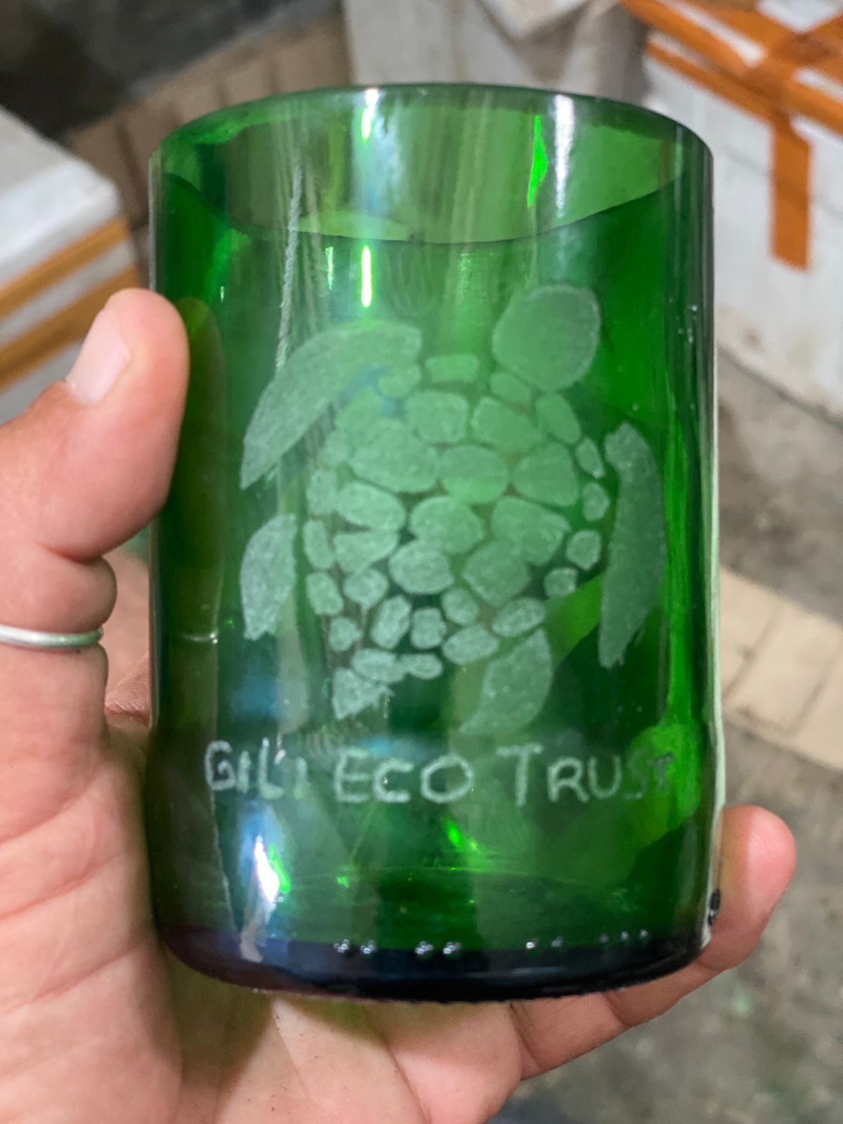 SAT-48 - Machine de recyclage du verre – Gili Trawangan, Indonésie